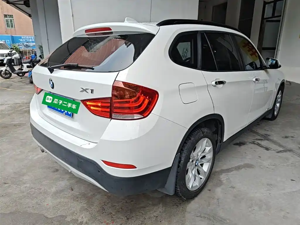 BMW X1 2014 sDrive18i Leading Edition фото 7