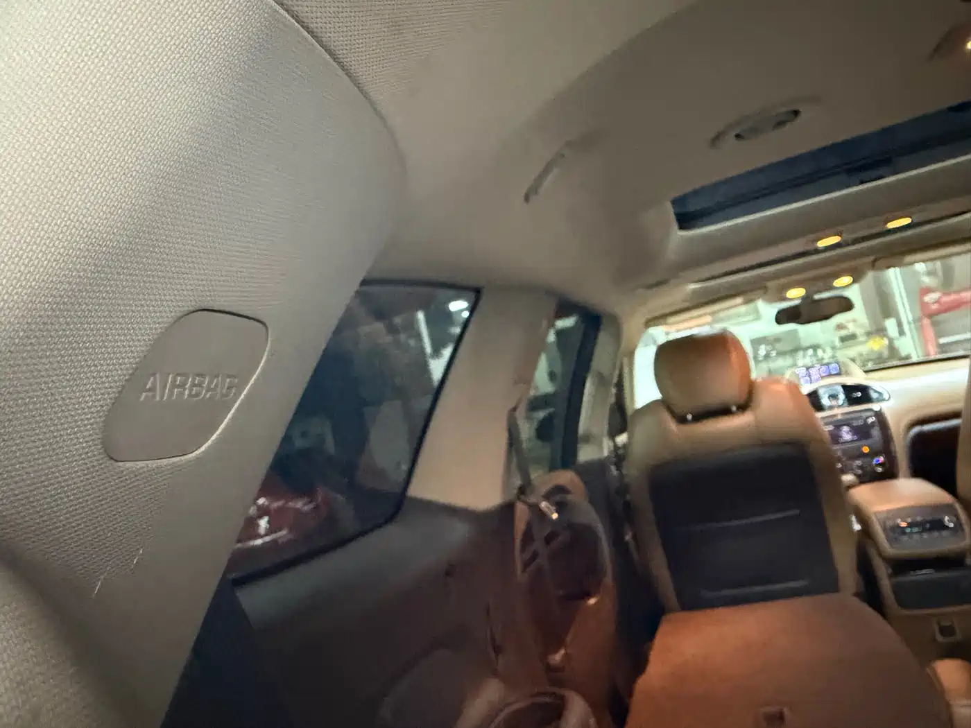 Buick Enclave 2014 3.6L 2WD Elite Comfort фото 32