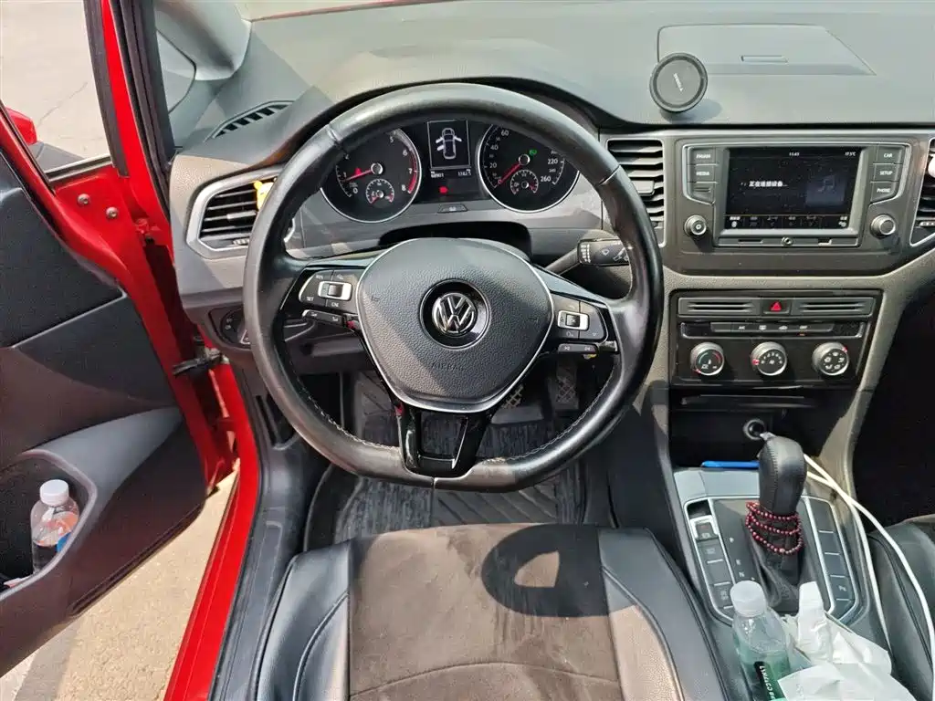 Volkswagen Golf Sportsvan 2016 230TSI Automatic Progressive фото 3