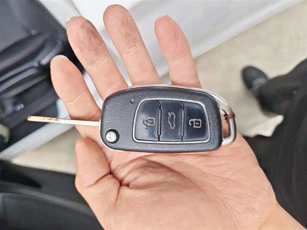 Hyundai Langdong 2016 1.6L Automatic Smart Edition фото 12
