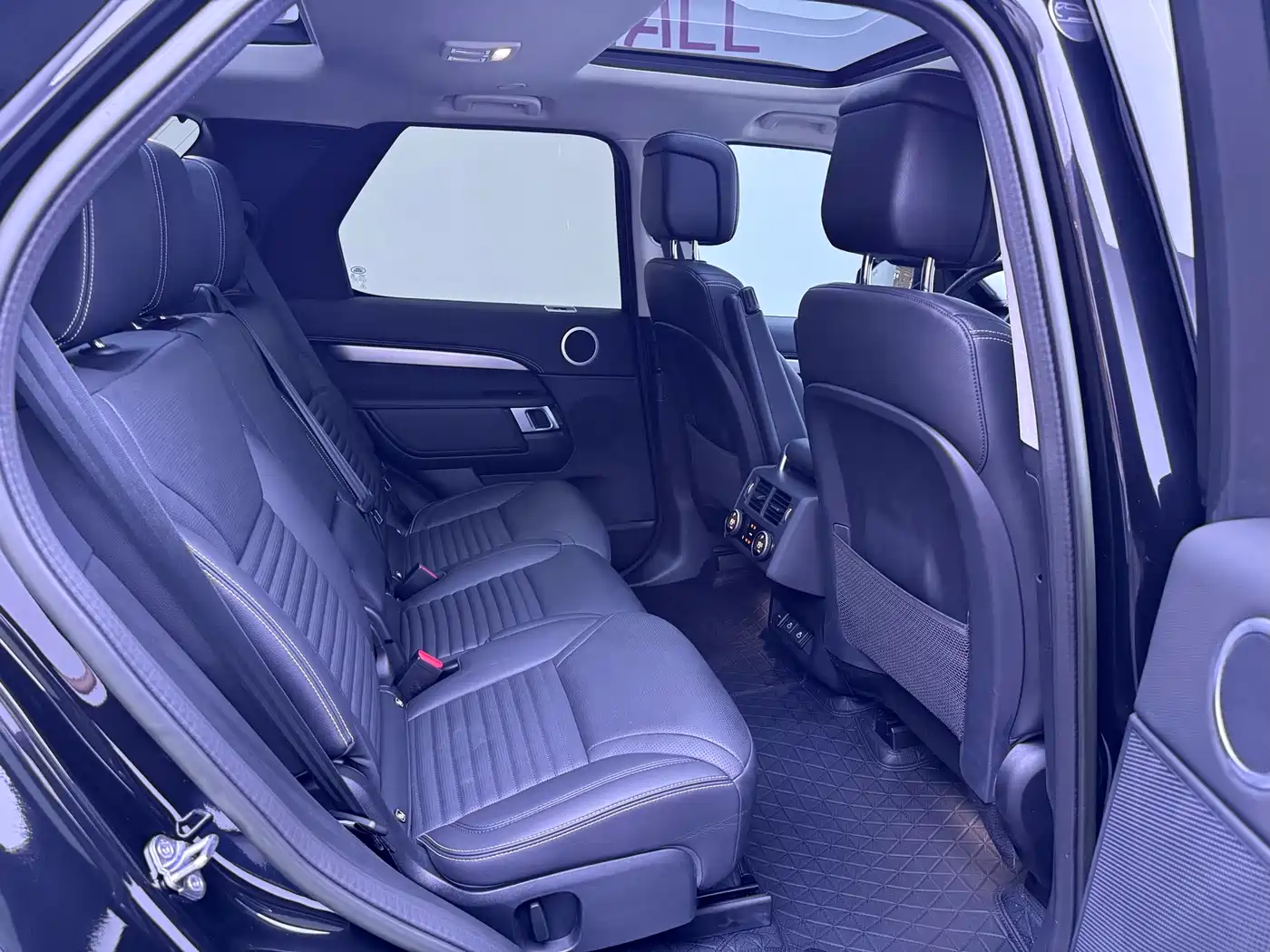 Land Rover Discovery 2023 360PS R-Dynamic SE фото 15