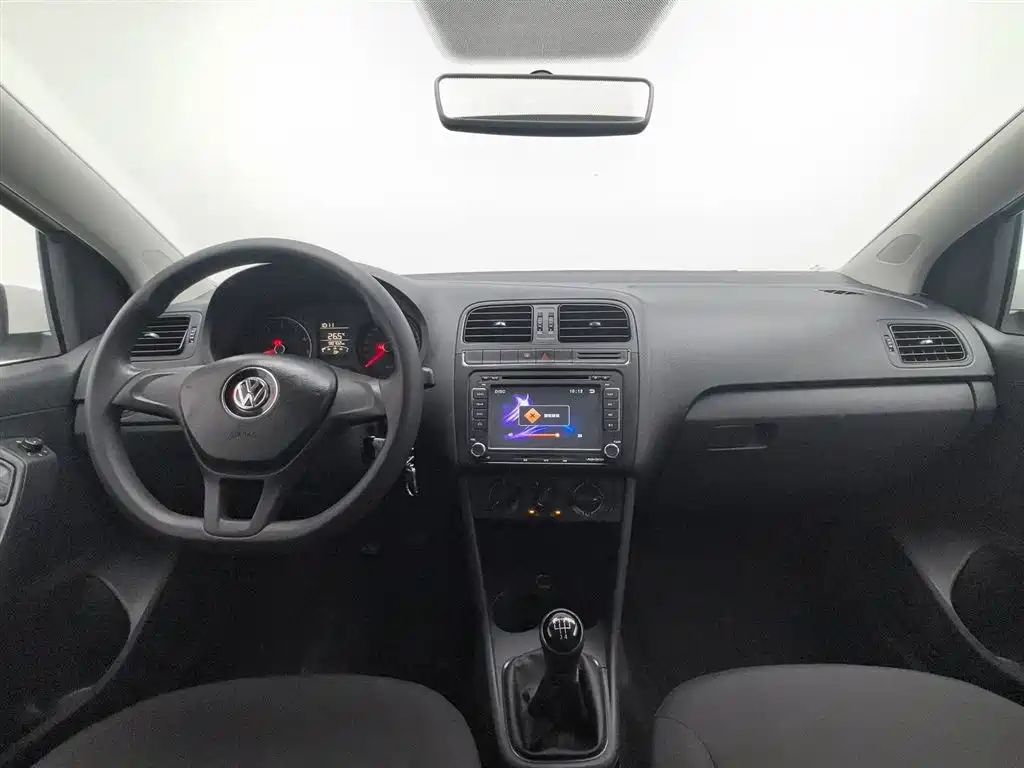 Volkswagen Polo 2014 1.4L Manual Trend Edition фото 5
