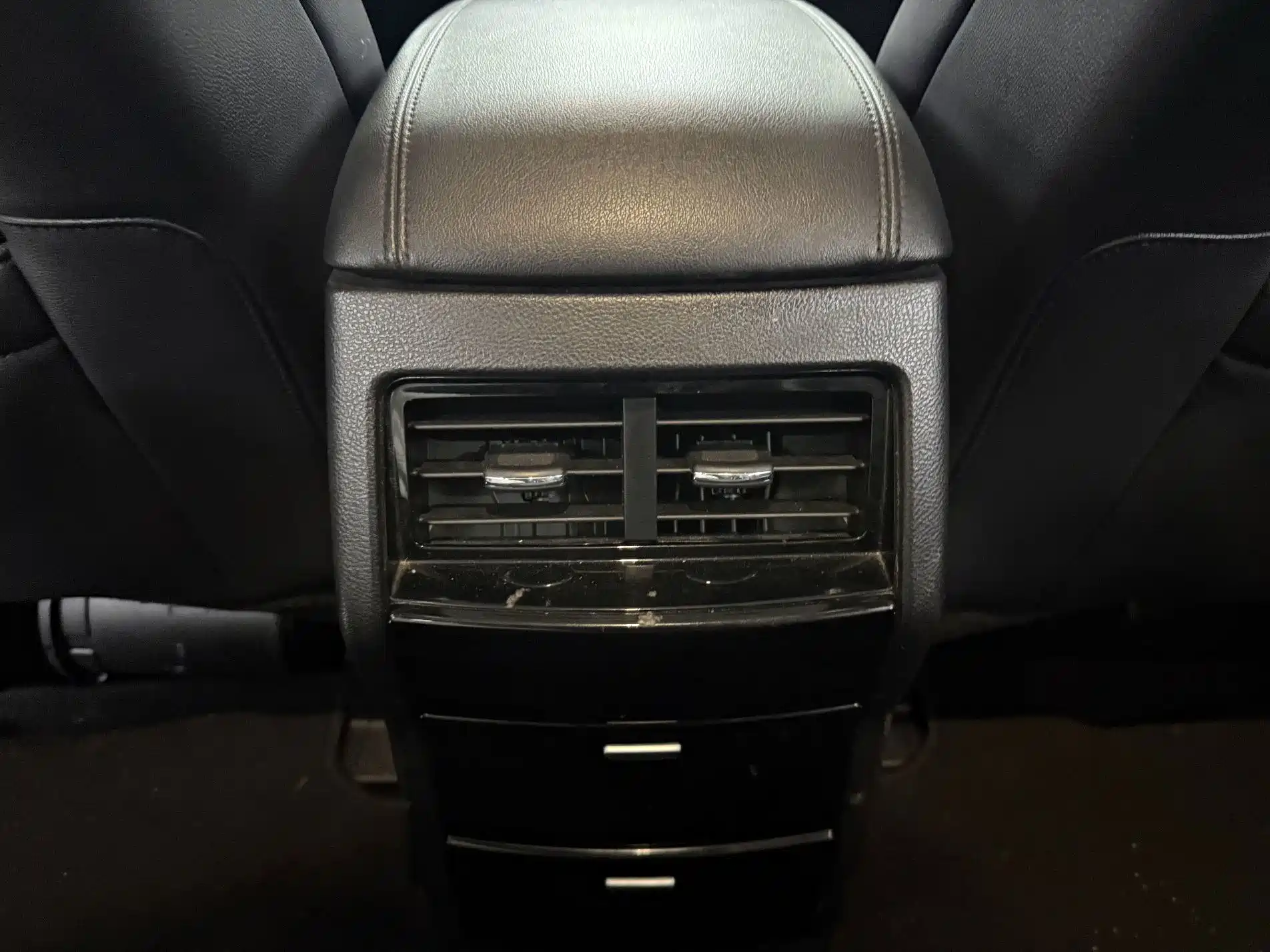 Фото 20 - Ford Edge