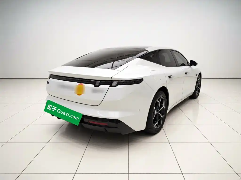 صورة 6 - Lynk & Co 10 EM-P