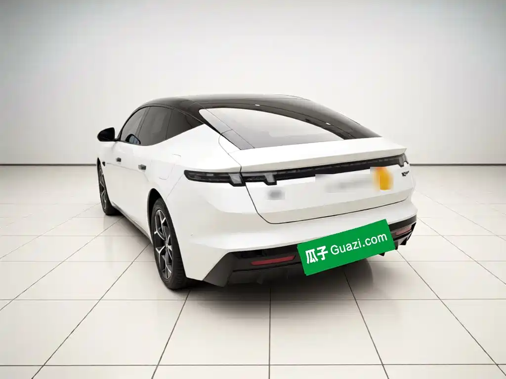 صورة 4 - Lynk & Co 10 EM-P