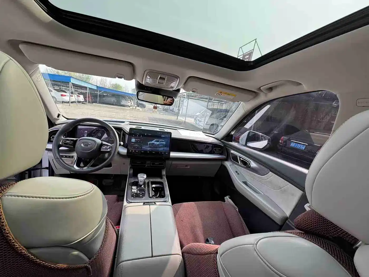 GAC Trumpchi Trumpchi GS8 2022 Dual Engine Series 2.0TM 4WD Premium Edition (6-Seater) фото 8