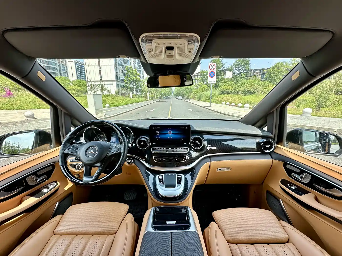Mercedes-Benz V-Class 2022 V 260 L Long Wheelbase Luxury Edition фото 9