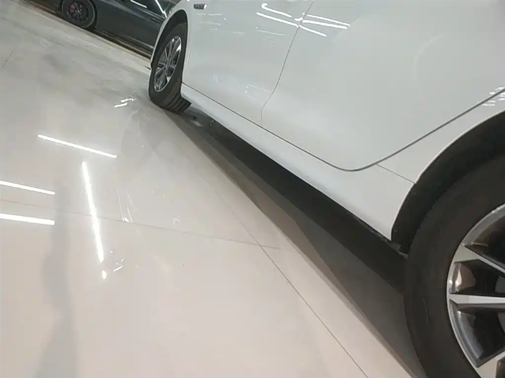 BYD Qin PLUS 2024 Glory Edition DM-i 55KM Leading фото 22