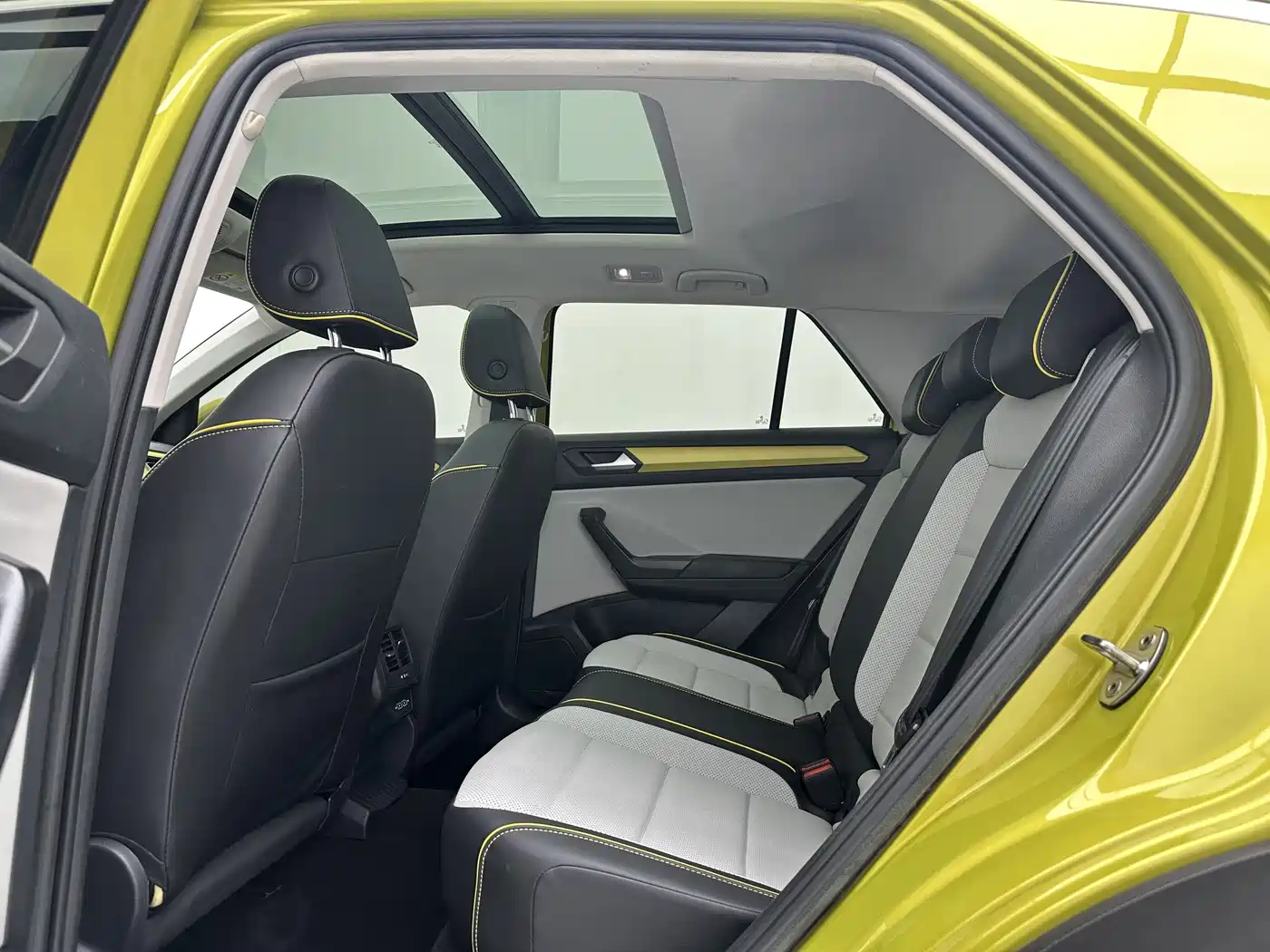 Volkswagen T-ROC 2023 280TSI DSG 2WD Time Edition фото 6