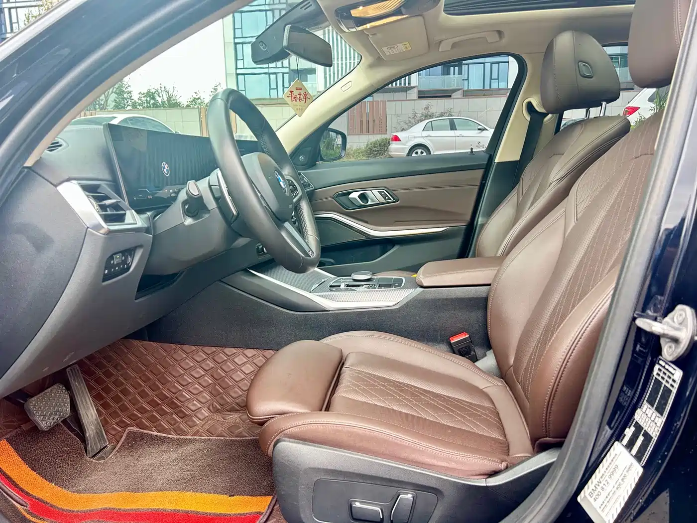 BMW 3 Series 2024 325Li M Sport Shadowline Package фото 4