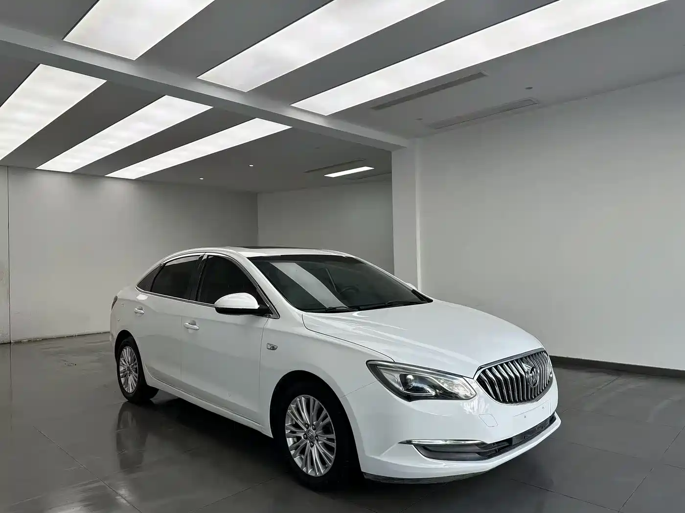 Buick Excelle 2015 15N Automatic Elite фото 3