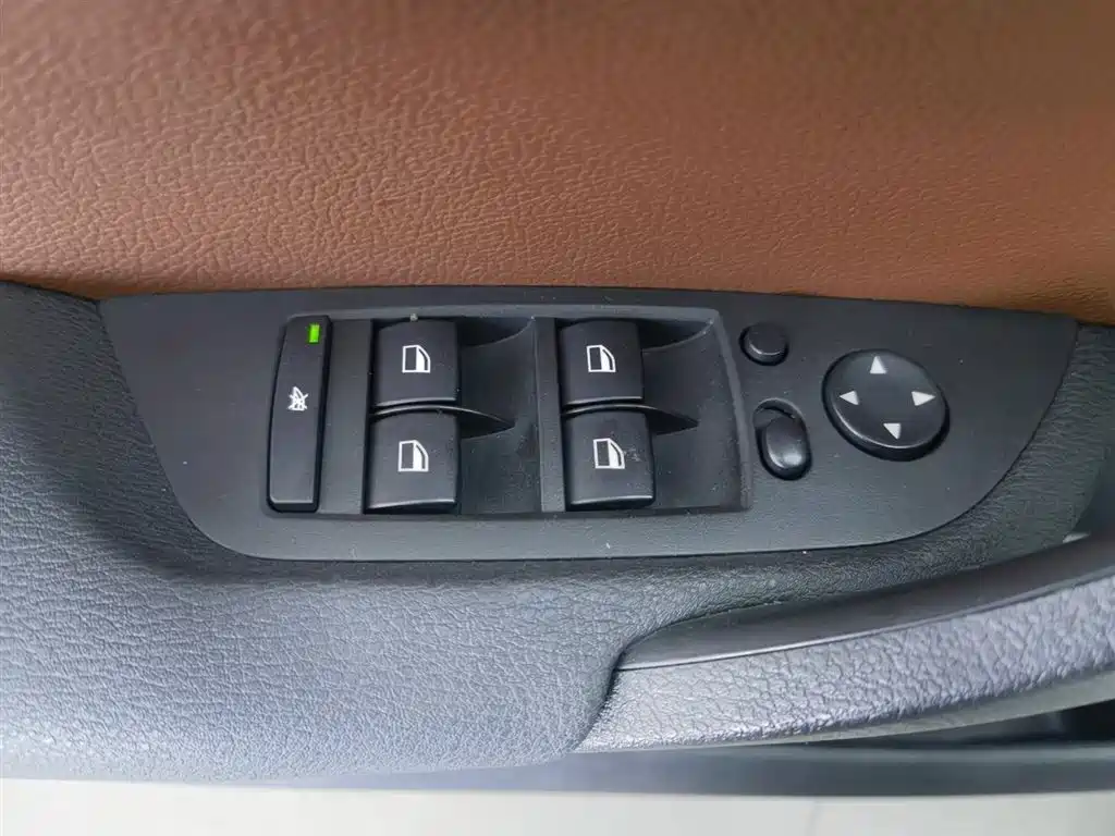 BMW X1 2013 xDrive20i X Design Package фото 9