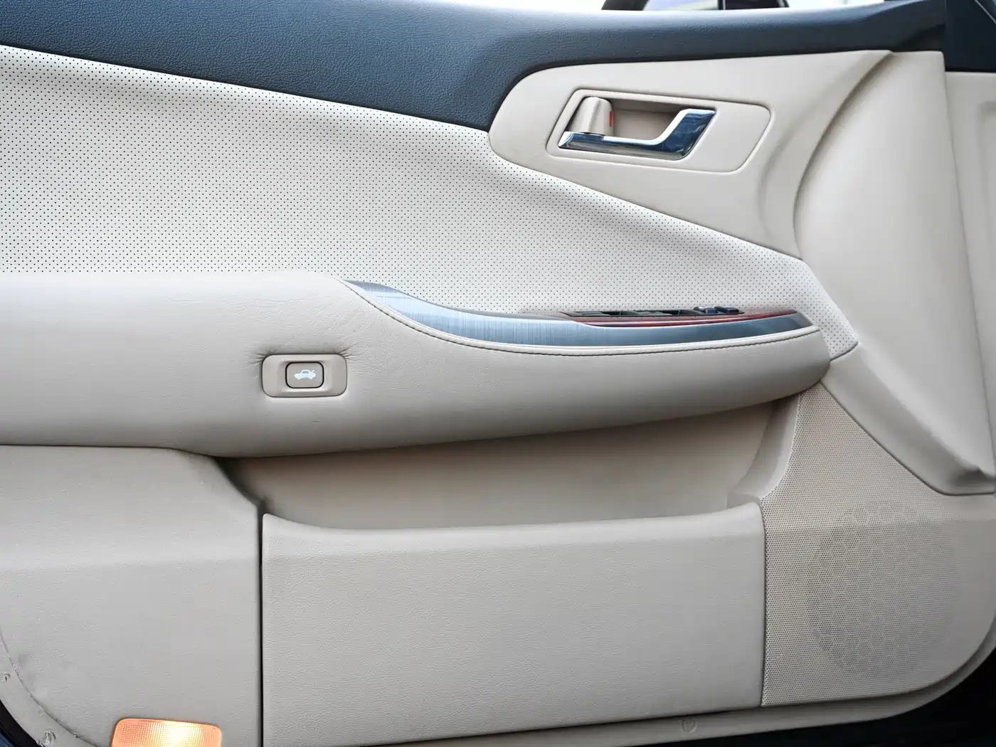 Toyota Crown 2012 2.5L Royal Leather Edition фото 16