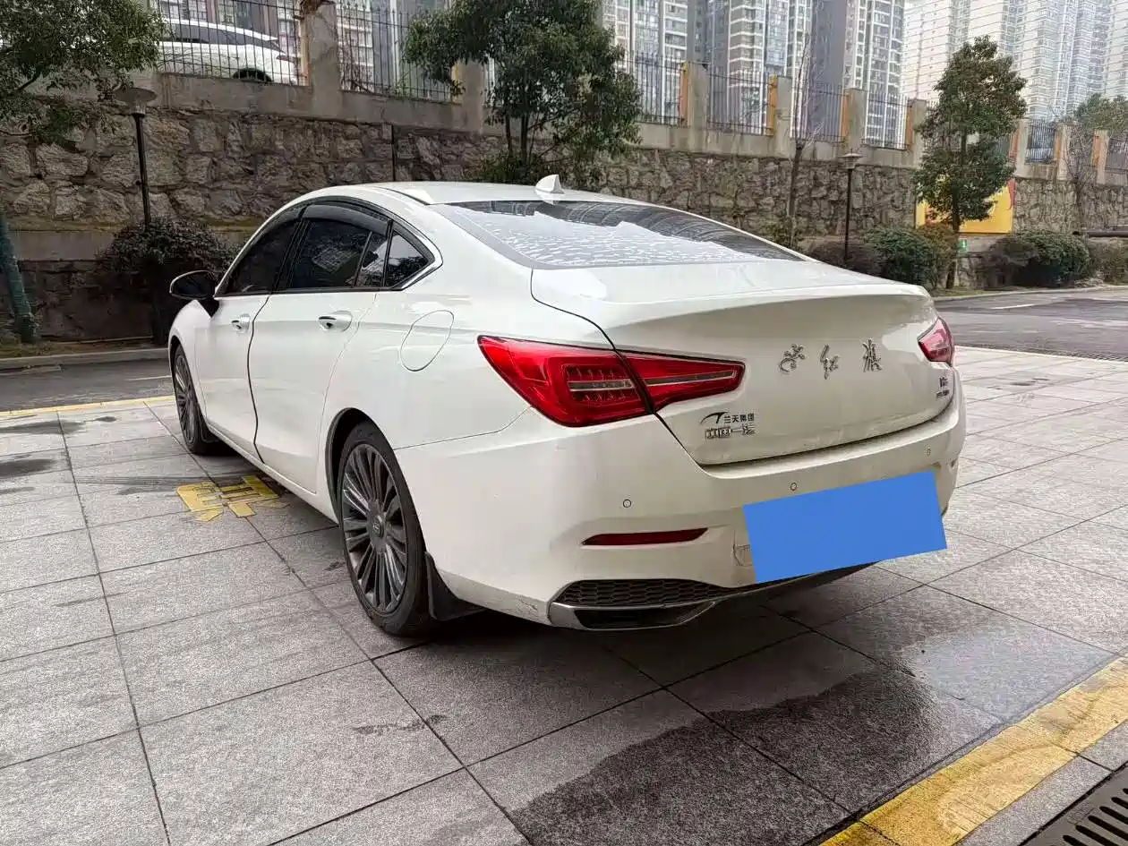 Hongqi H5 2020 1.8T Automatic Smart Connection Qi Rhythm Edition фото 6
