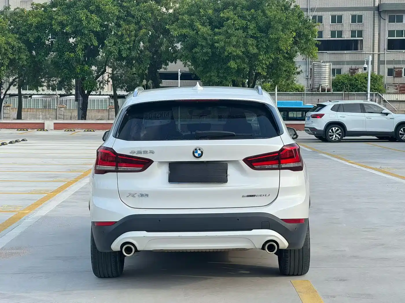 BMW X1 2022 sDrive20Li Fashion фото 8