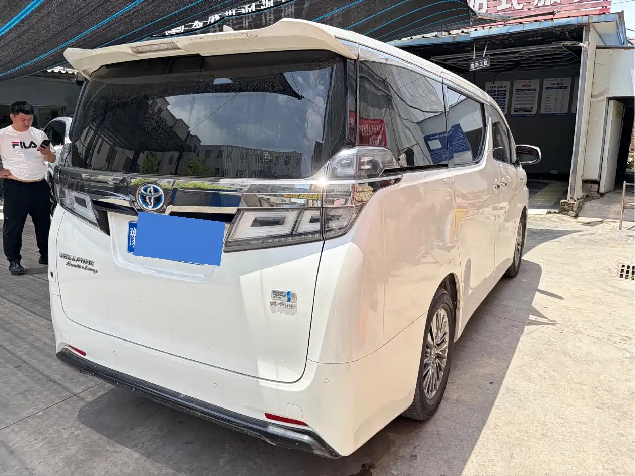 Toyota Vellfire 2020 Twin Engine 2.5L HV Premium Edition фото 4