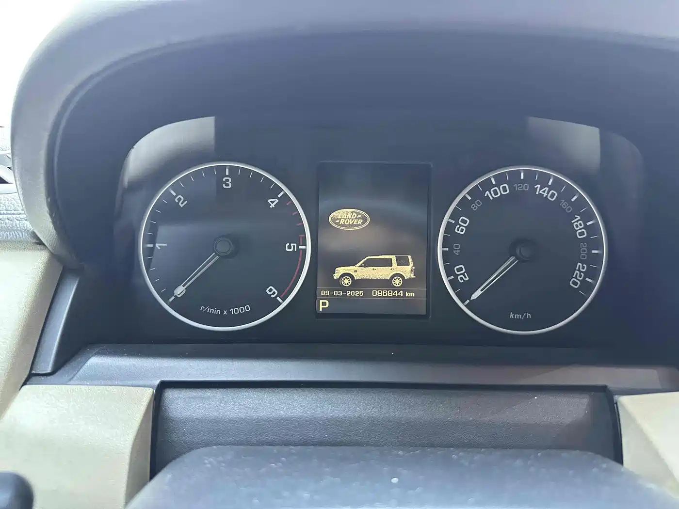 Land Rover Discovery 2015 3.0 SDV6 HSE Diesel фото 11