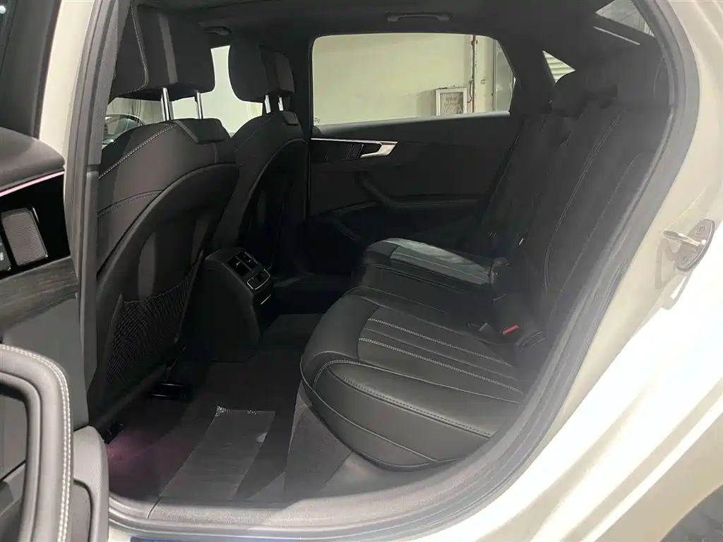 Audi A4L 2023 40 TFSI Luxury Sport фото 8