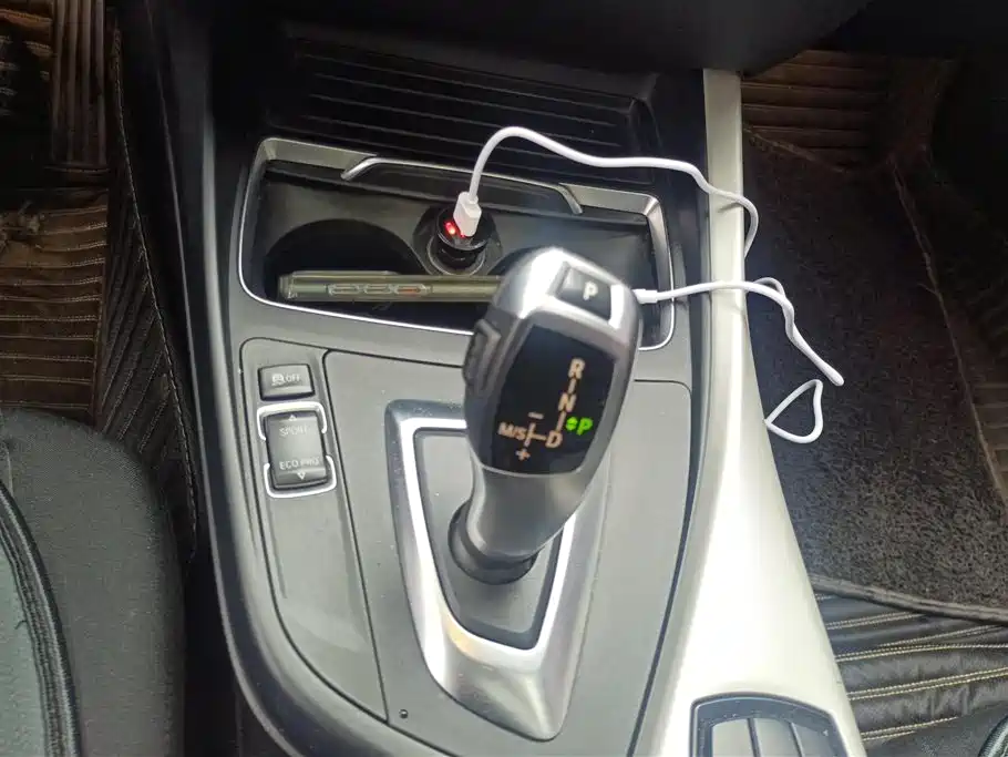 BMW 1 Series (Import) 2018 118i Leading фото 16