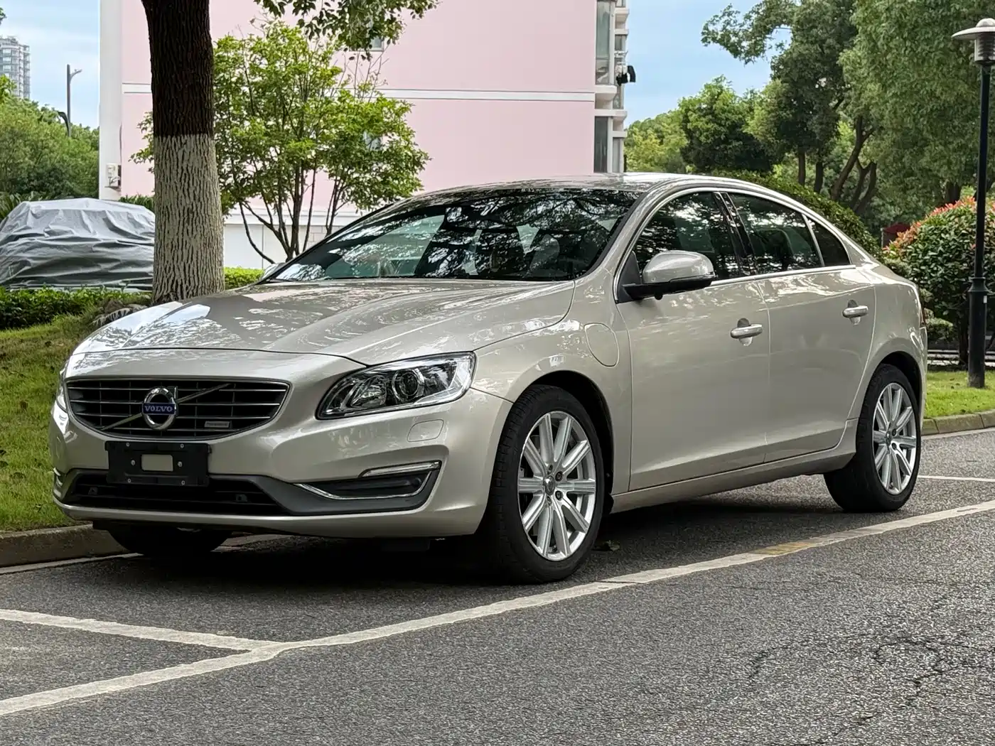 Volvo S60 Plug-in Hybrid 2016 2015 S60L E-Drive Hybrid T6 Intelligent Edition