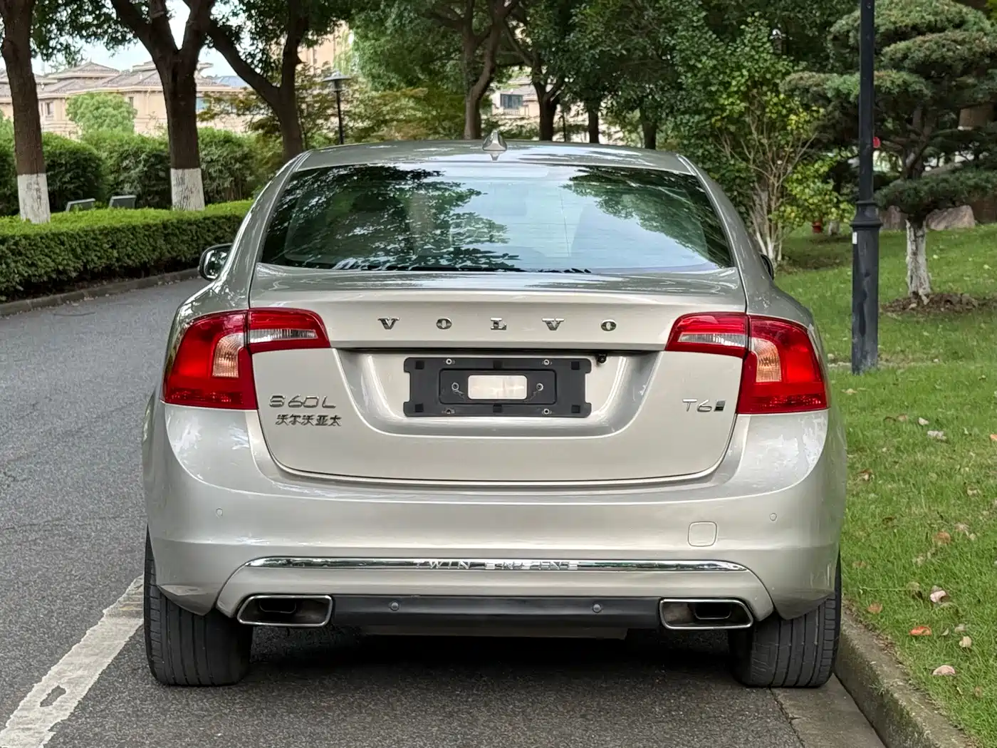 Volvo S60 Plug-in Hybrid 2016 2015 S60L E-Drive Hybrid T6 Intelligent Edition