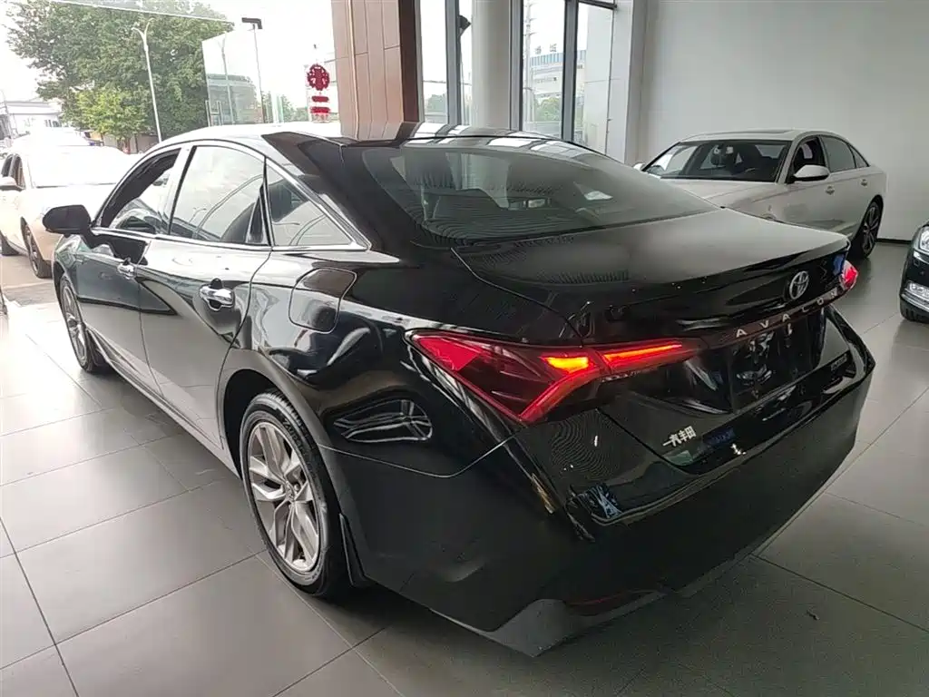 Toyota Avalon 2019 Hybrid 2.5L Luxury Edition China VI фото 5