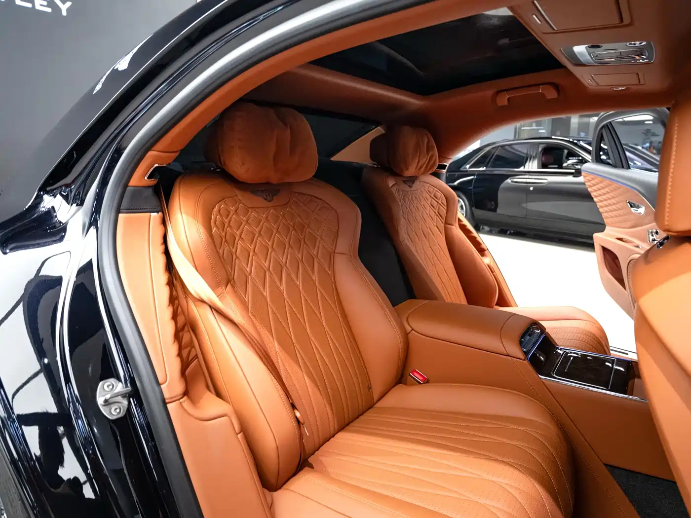 Bentley Flying Spur 2021 4.0T V8 Standard Version фото 11