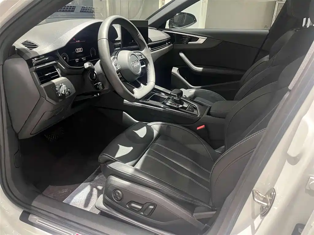Audi A4L 2023 40 TFSI Luxury Sport фото 7