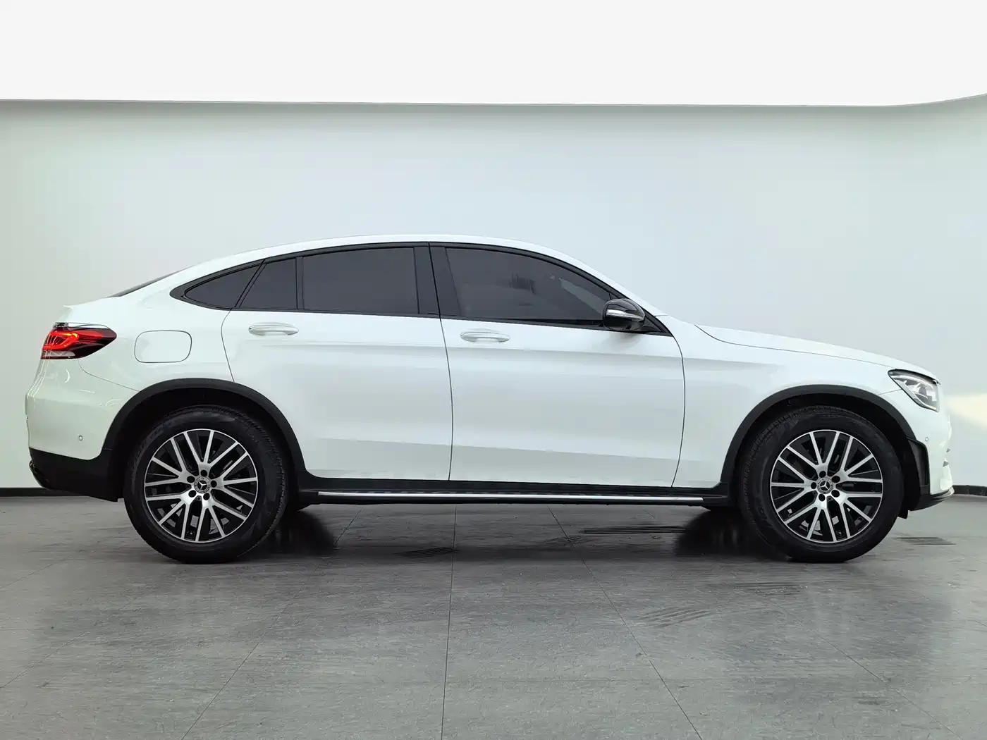 Mercedes-Benz GLC Coupe 2020 GLC 300 4MATIC Coupe SUV фото 7
