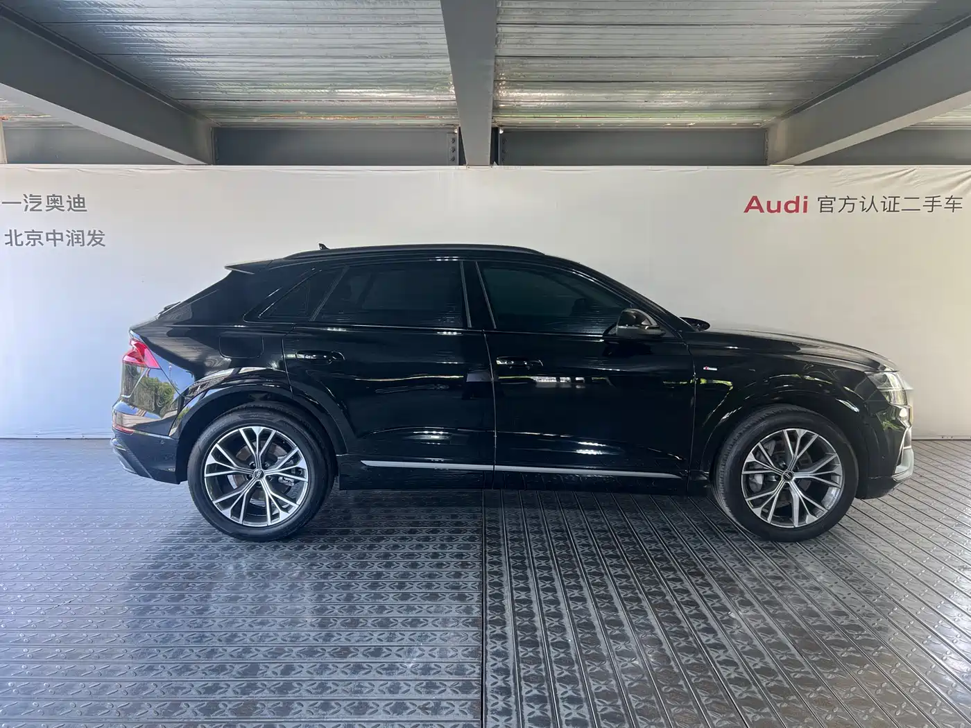 Audi Q8 2022 55 TFSI Luxury Dynamic фото 3