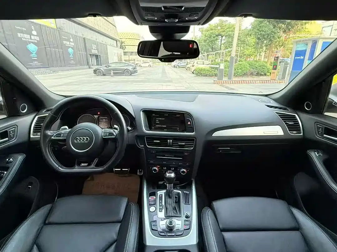 Фото 6 - Audi SQ5