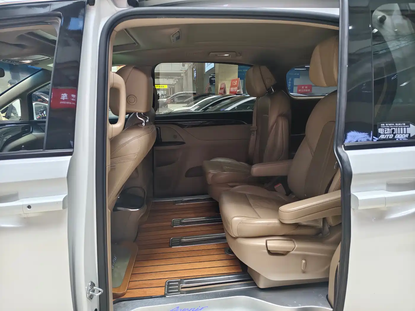 Buick GL8 2017 ES 28T Premium China V фото 14