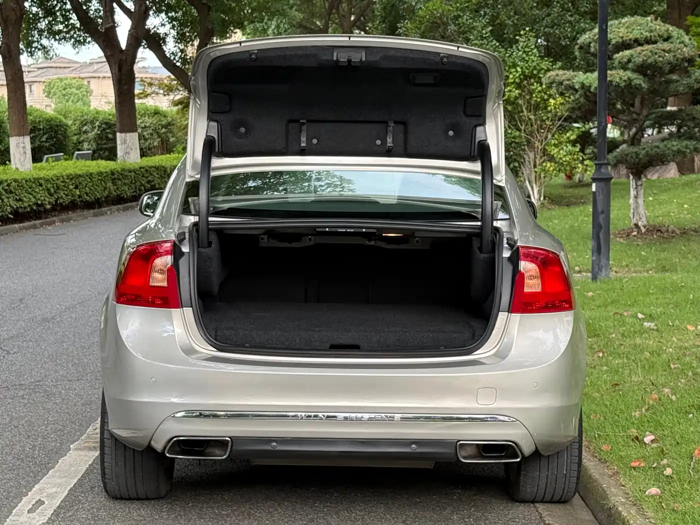 Volvo S60 Plug-in Hybrid 2016 2015 S60L E-Drive Hybrid T6 Intelligent Edition