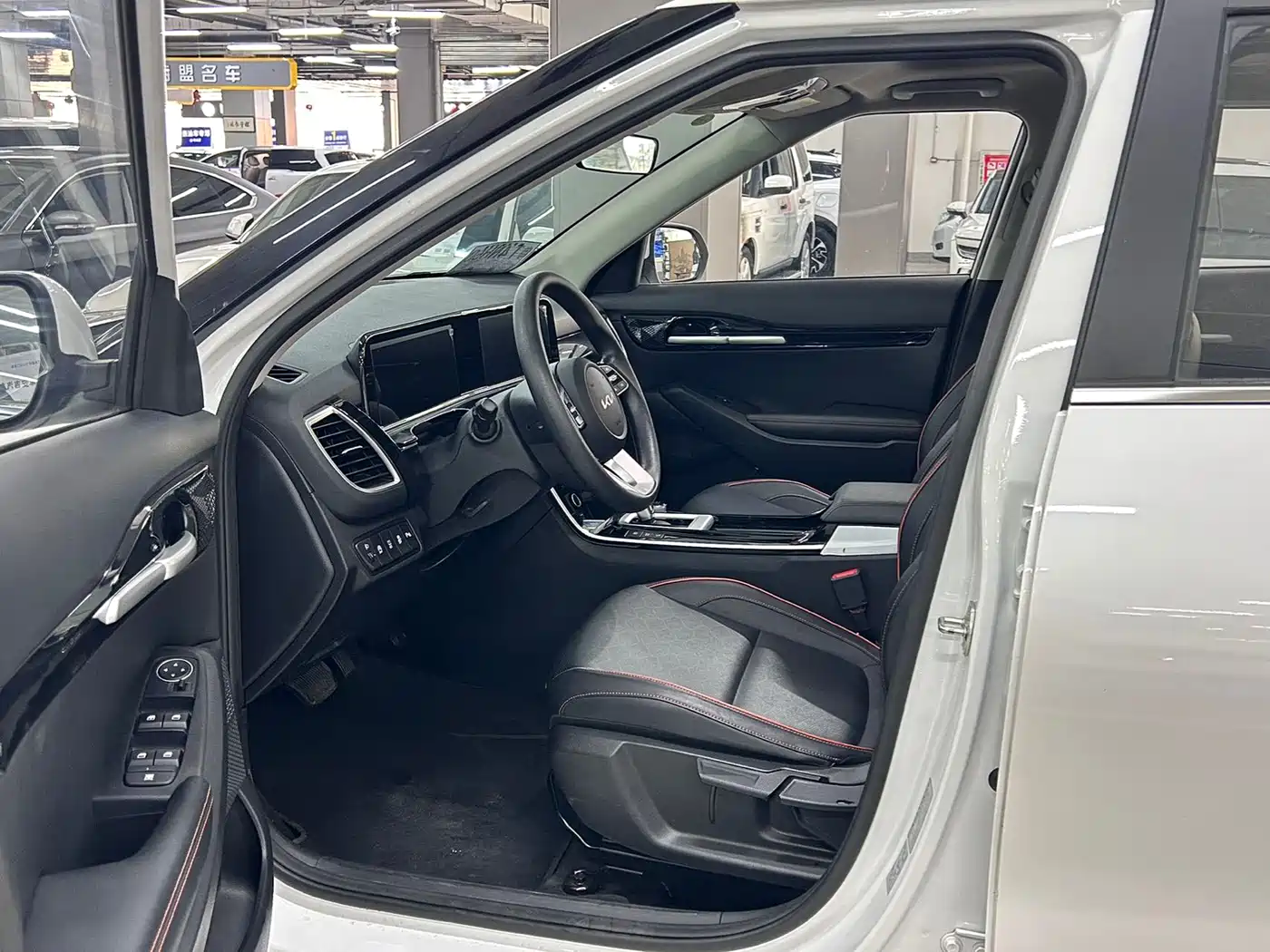 Kia Seltos 2023 1.5L CVT Luxury Edition фото 12