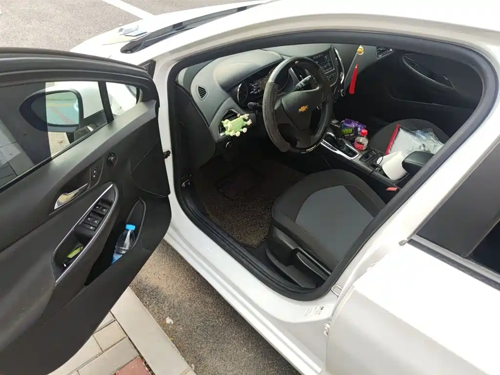 Chevrolet Cruze 2017 1.5L Automatic Pioneer Sunroof фото 14