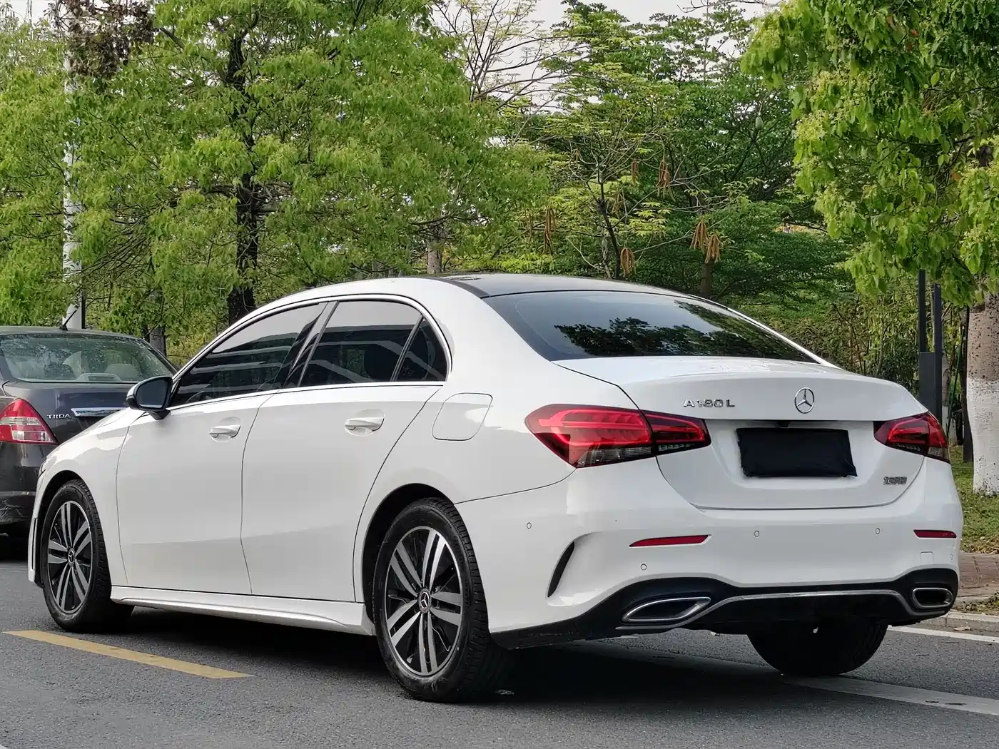Mercedes-Benz A-Class 2019 A 180 L Sport Sedan фото 14