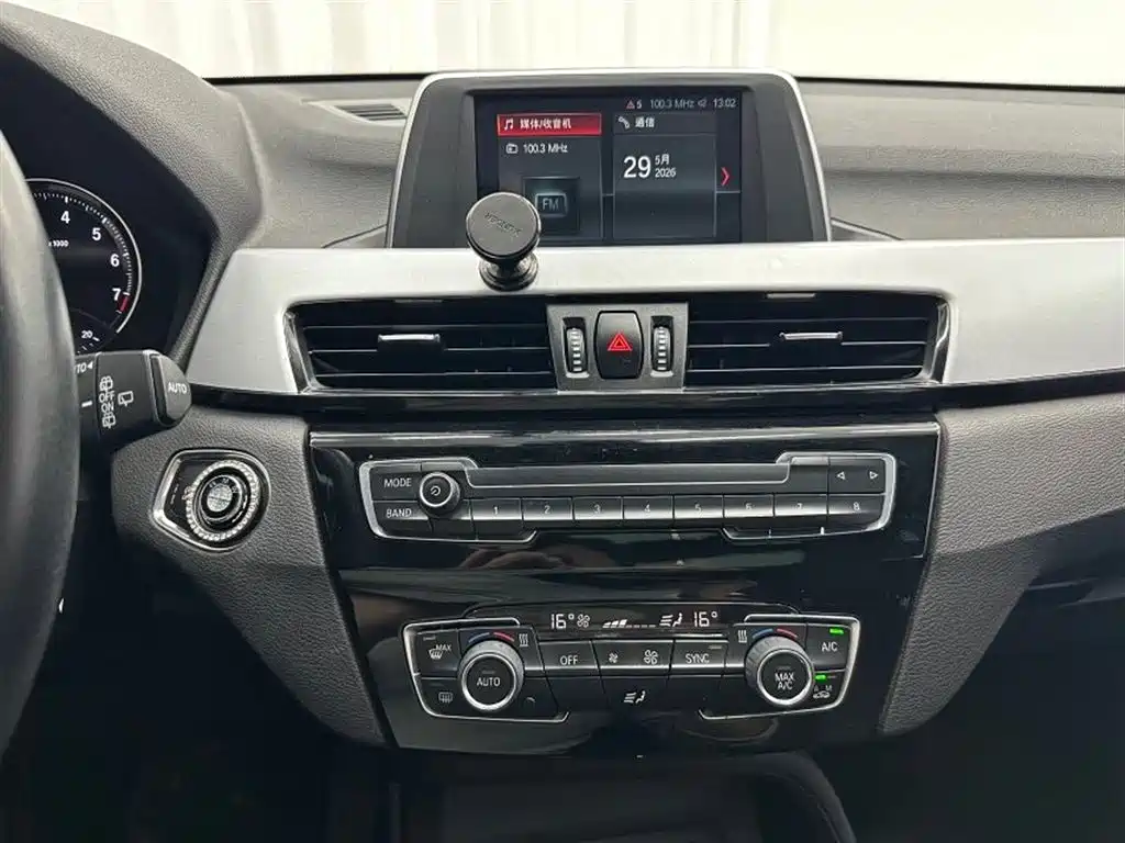 BMW X1 2018 sDrive18Li Fashion Model фото 9