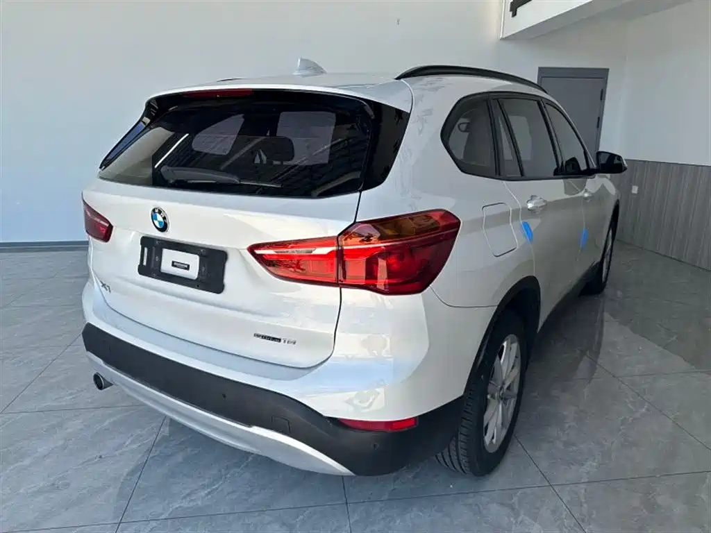 BMW X1 2018 sDrive18Li Fashion Model фото 6