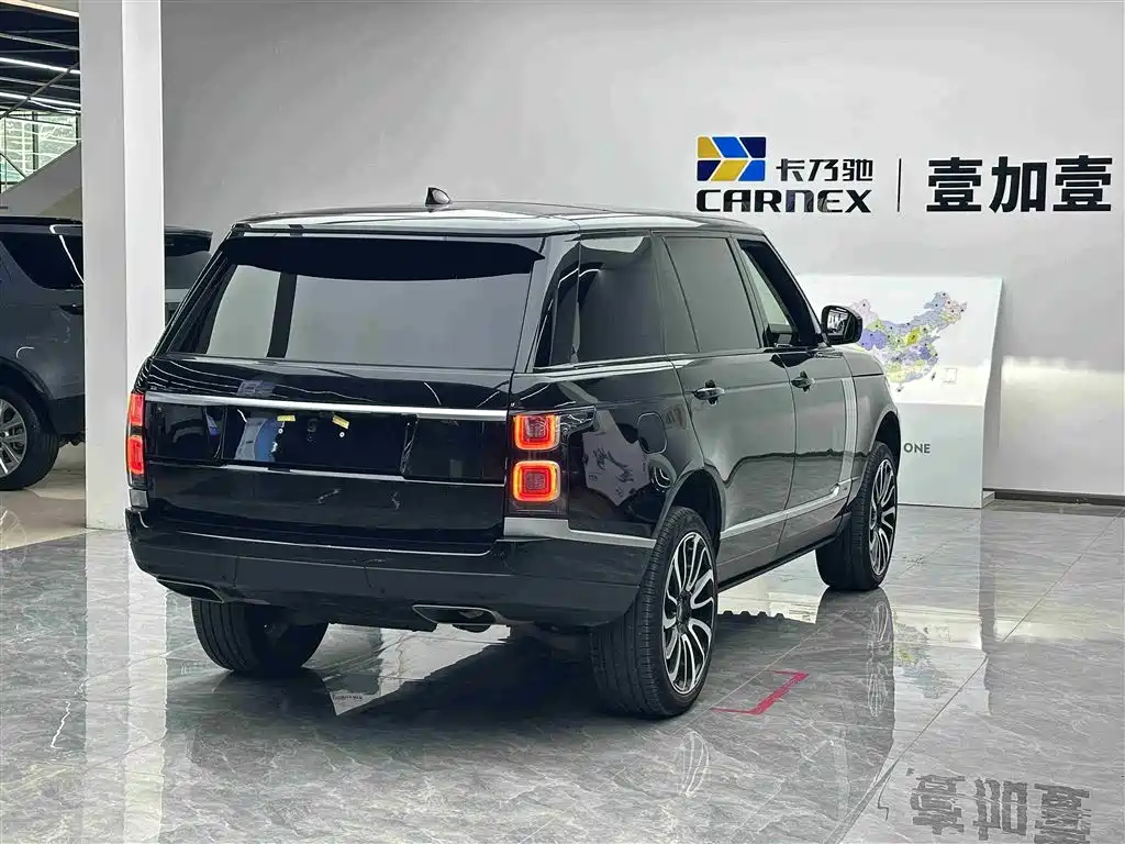 Land Rover Range Rover 2022 3.0 L6 400PS Heritage Extended Classic Edition фото 16
