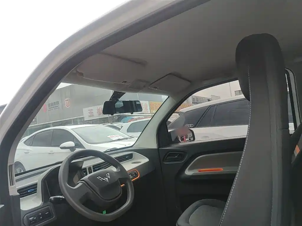WULING AUTOMOBILE HONGGUANG MINIEV