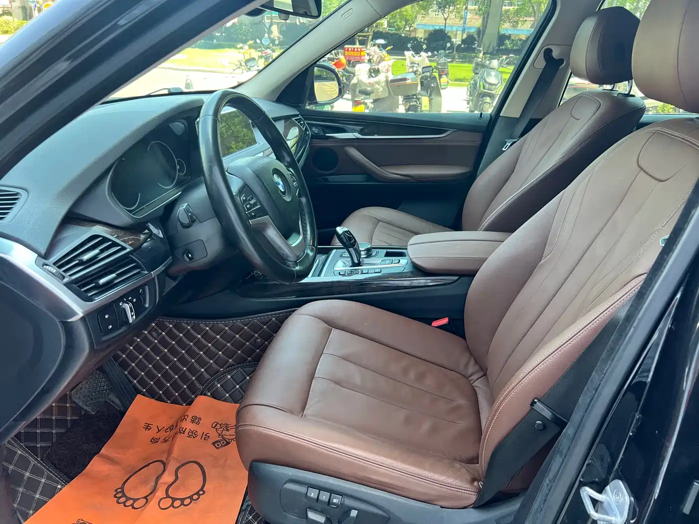 BMW X5 (Import) 2018 xDrive35i Elegant Model фото 8