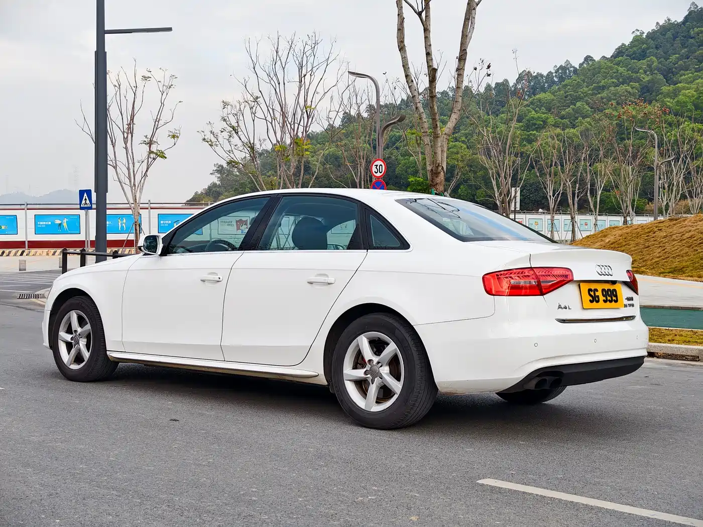 Audi A4L 2013 35 TFSI Automatic Comfort фото 7