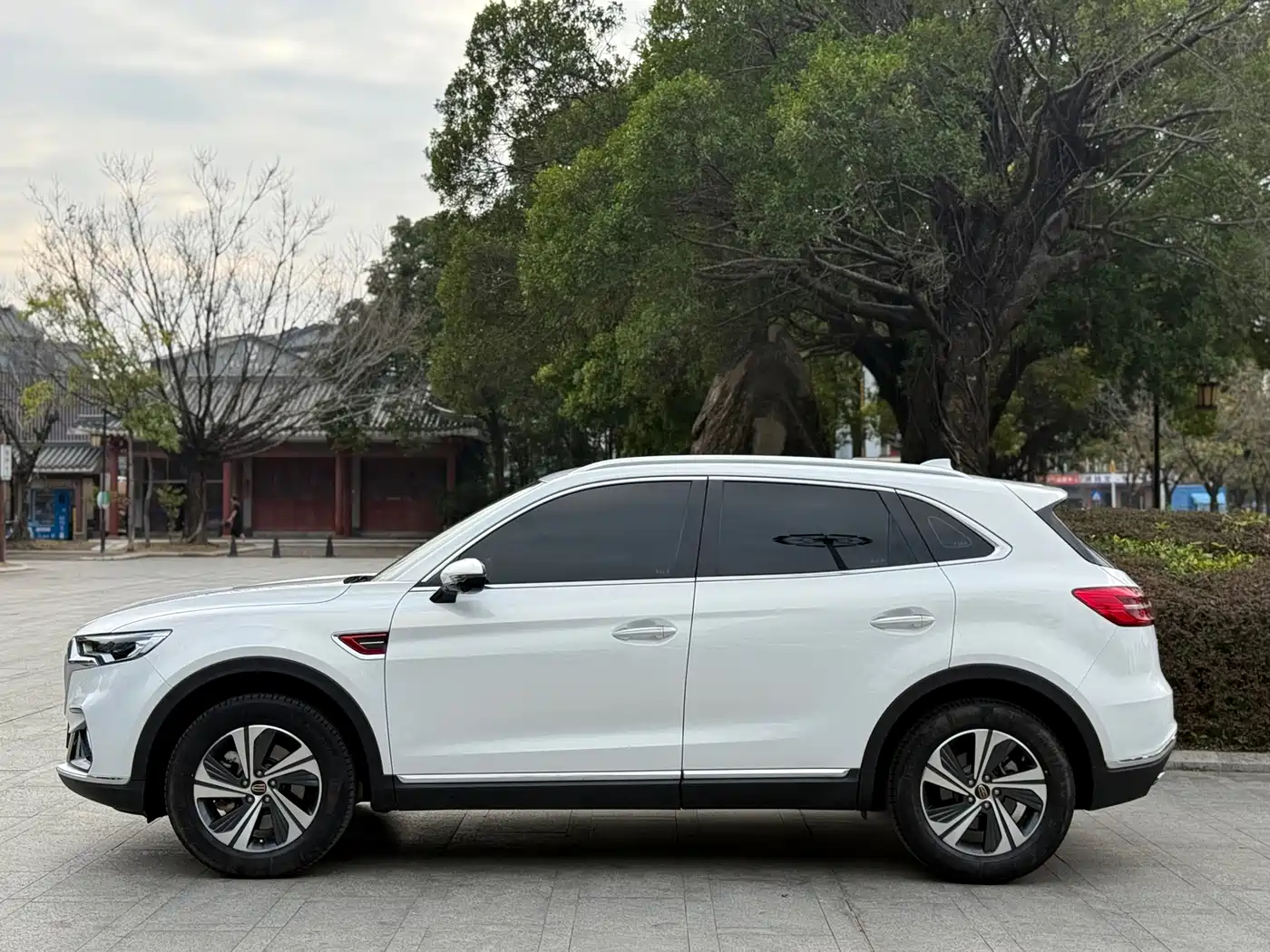 Hongqi HS5 2019 2.0T Smart Connect Enjoy Edition фото 4