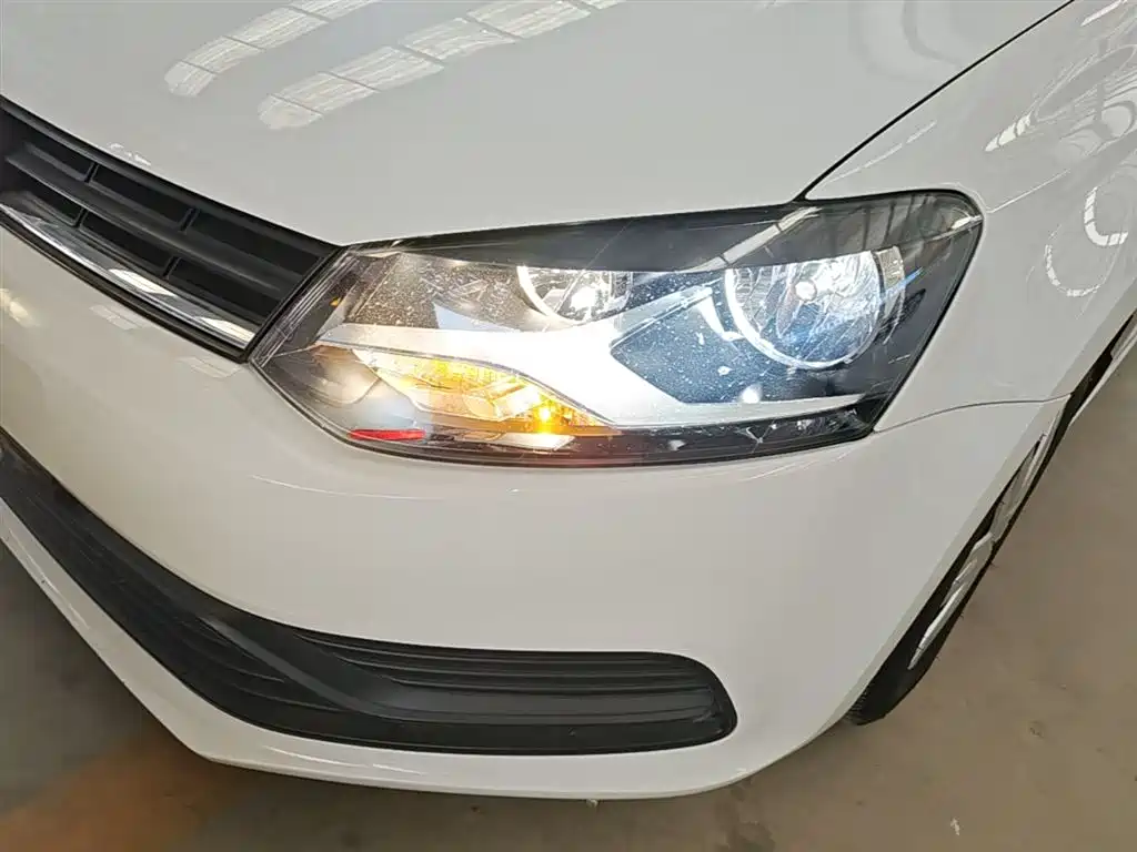Volkswagen Polo 2018 1.5L Auto Safe Drive фото 24