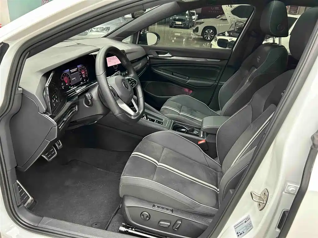 Volkswagen Golf 2021 280TSI DSG R-Line фото 11