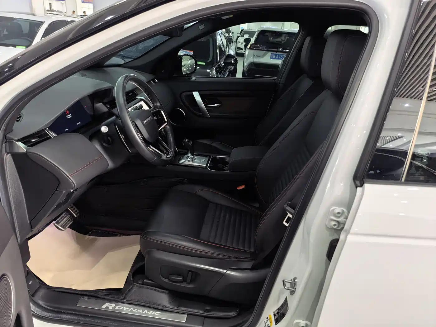 Land Rover Discovery Sport 2021 249PS R-Dynamic S Performance Edition фото 5