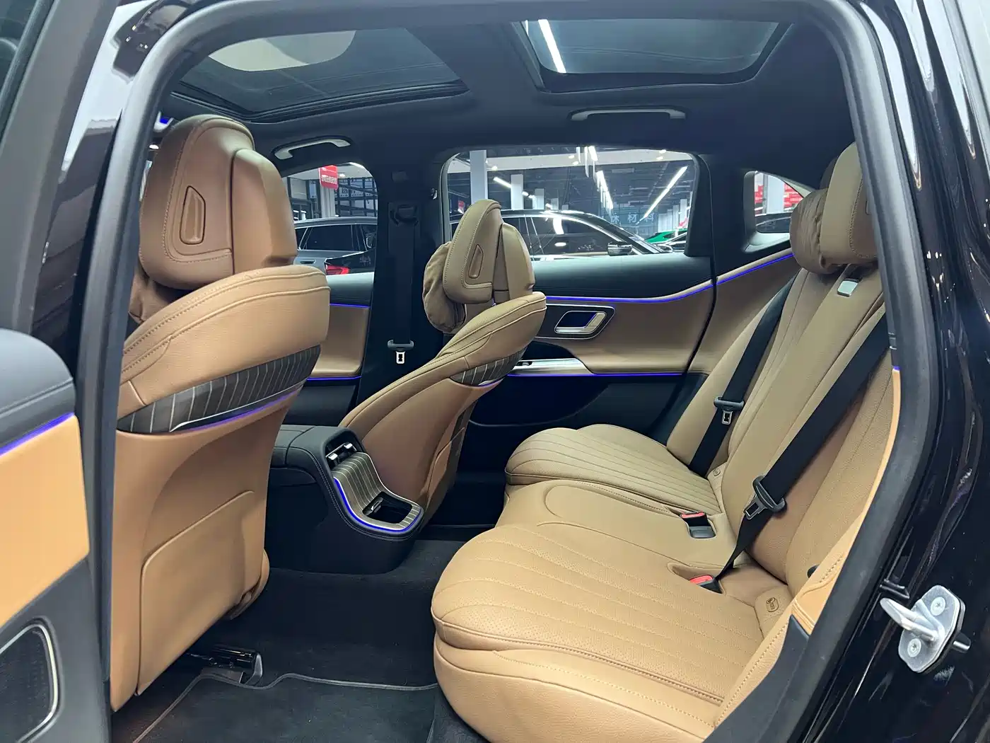 Mercedes-Benz E-Class New Energy 2024 E 350 e L Plug-in Hybrid Sedan фото 16