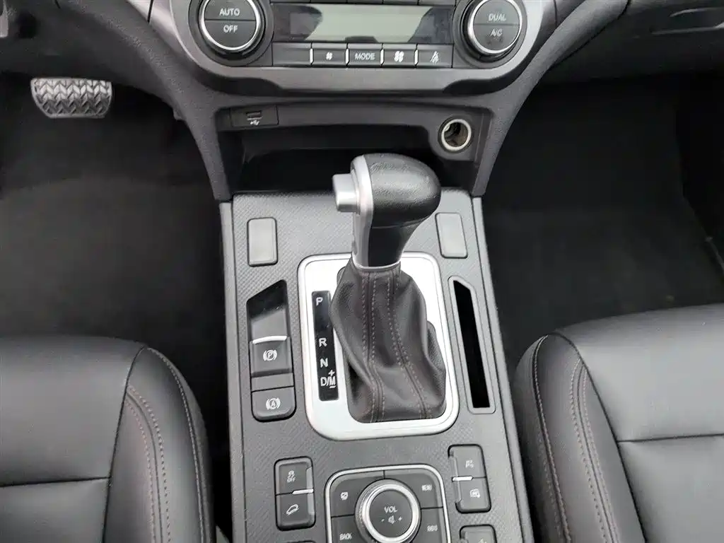 Haval H6 Coupe 2019 1.5T Automatic 2WD Luxury Smart Connect Edition China V фото 13