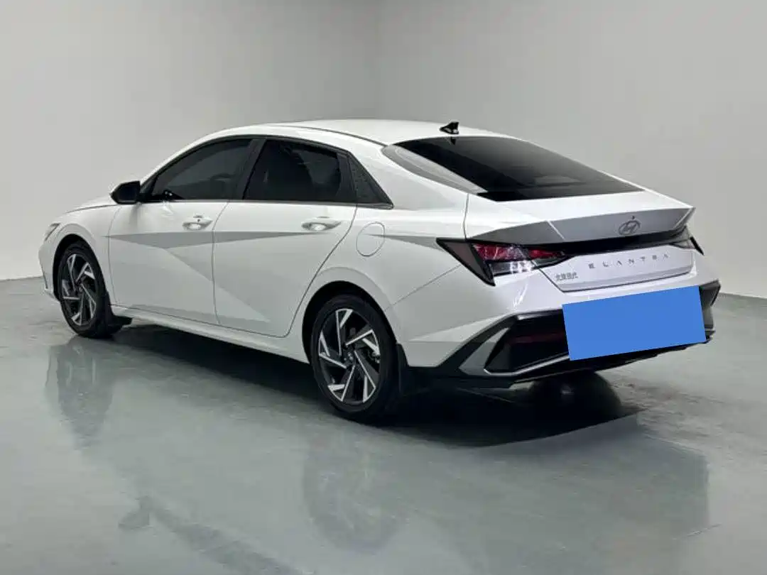 Hyundai Elantra 2023 1.5L CVT GLX Elite Edition фото 5