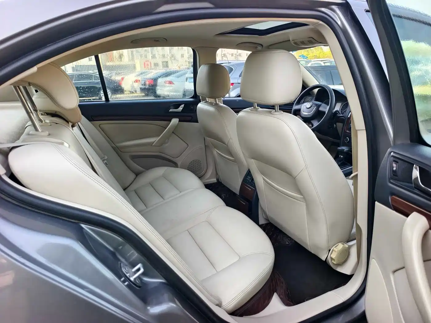 Škoda Octavia 2010 Model 2.0L Automatic Elegance Edition фото 16
